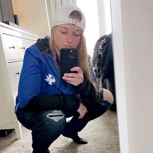 Meet your Posher, Abby